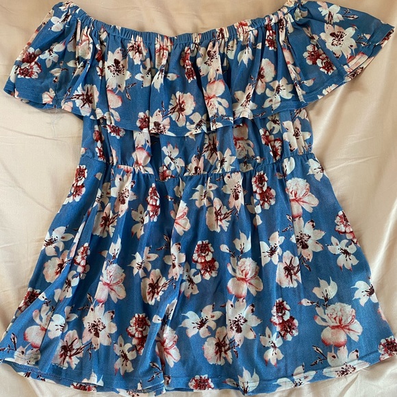 Spring Off-Shoulder Top - Picture 1 of 2